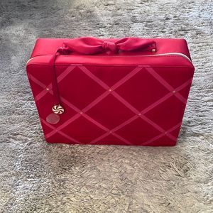 New Estee Lauder makeup case